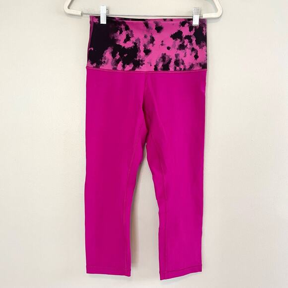 Lululemon Size 8 Pink Black Capri Leggings Yoga Gym Excellent - Picture 1 of 7